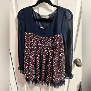 Navy flora top